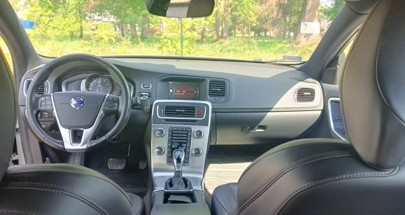 Volvo S60 cena 72900 przebieg: 117250, rok produkcji 2018 z Brzostek małe 121